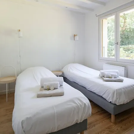 Moderne Pour 12 à Avec Piscine - Fr-1-791-27 Villa *