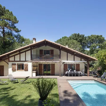 Moderne Pour 12 à Avec Piscine - Fr-1-791-27 Villa