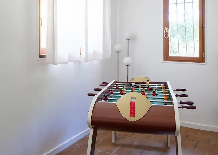 Elegante A Pour 12 Personnes Avec Jardin - Fr-1-791-27 *